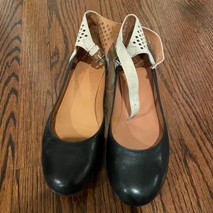 Marc by Marc Jacob’s Mary Janes - sz 38 1/2 (7.5)